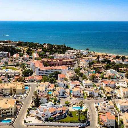Villa Enar 6 Quartos Piscina Localização Ideal Familias Albufeira